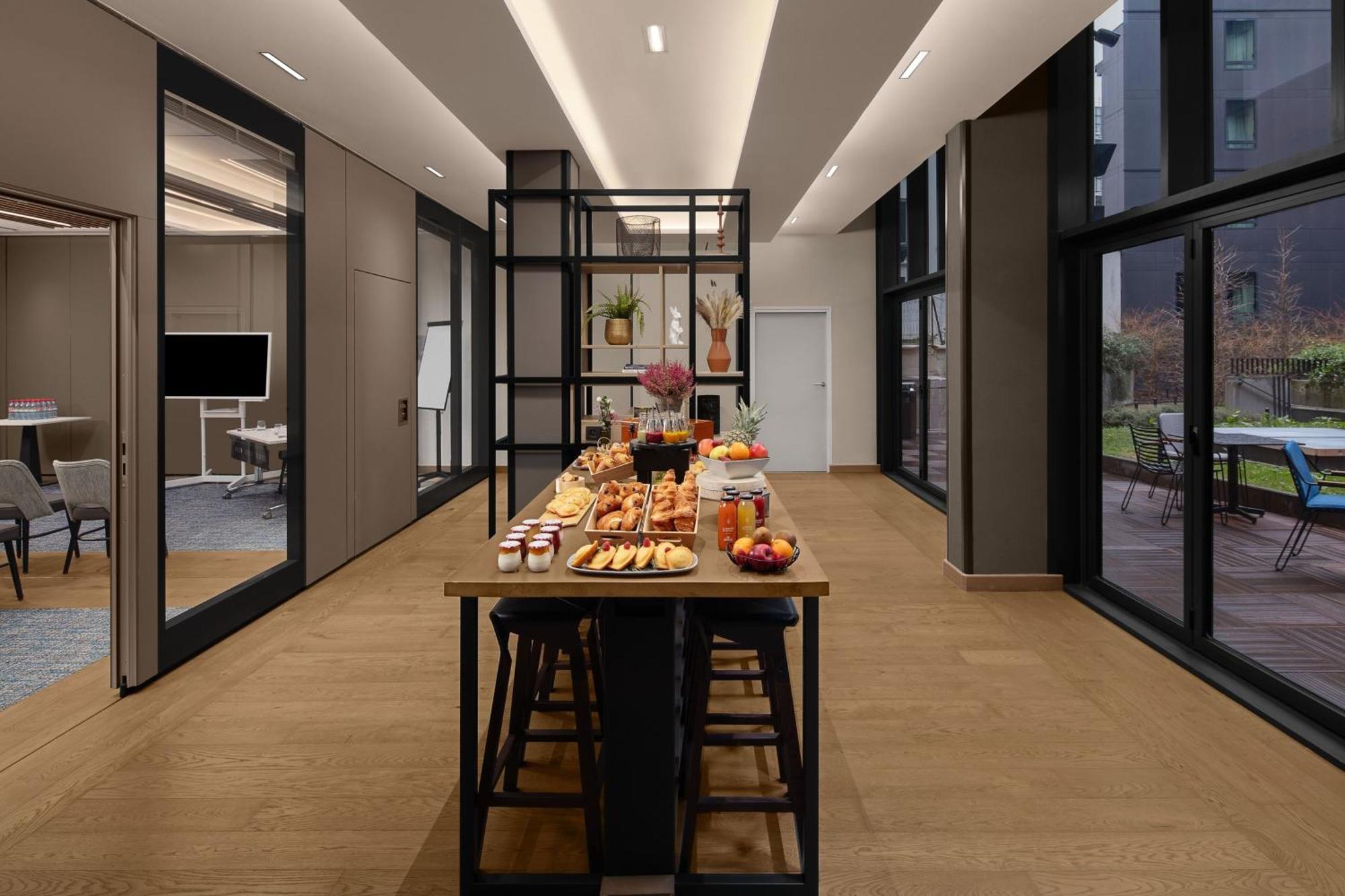 Courtyard By Marriott Paris Porte De Versailles Issy-les-Moulineaux Exterior foto