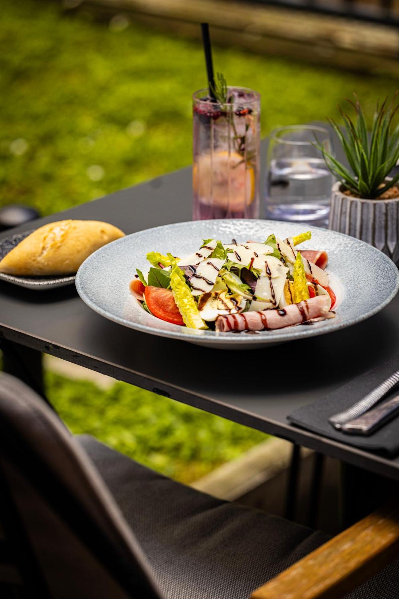 Courtyard By Marriott Paris Porte De Versailles Issy-les-Moulineaux Exterior foto