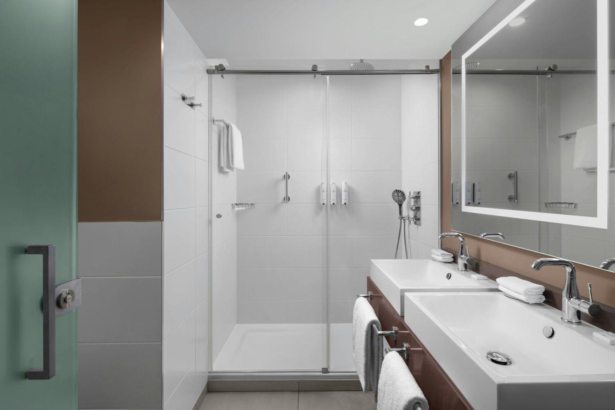 Courtyard By Marriott Paris Porte De Versailles Issy-les-Moulineaux Exterior foto